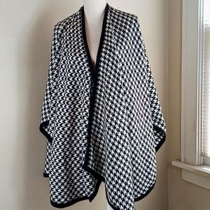V.FRAAS Shawl/Cape/Wrap  Herringbone Pattern
